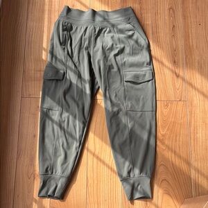 Women’s Athleta Olive Cargo Pants